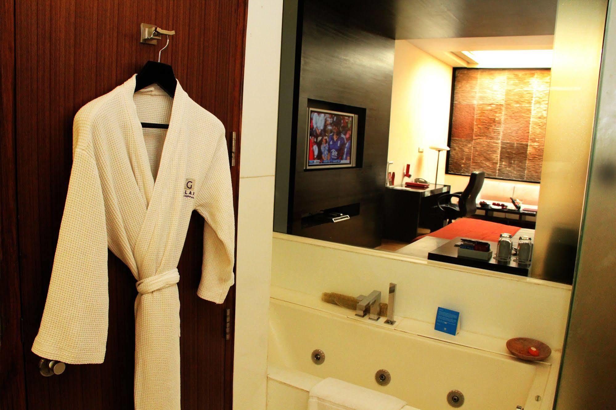 Galaxy Hotel & Spa Gurgaon Exterior foto