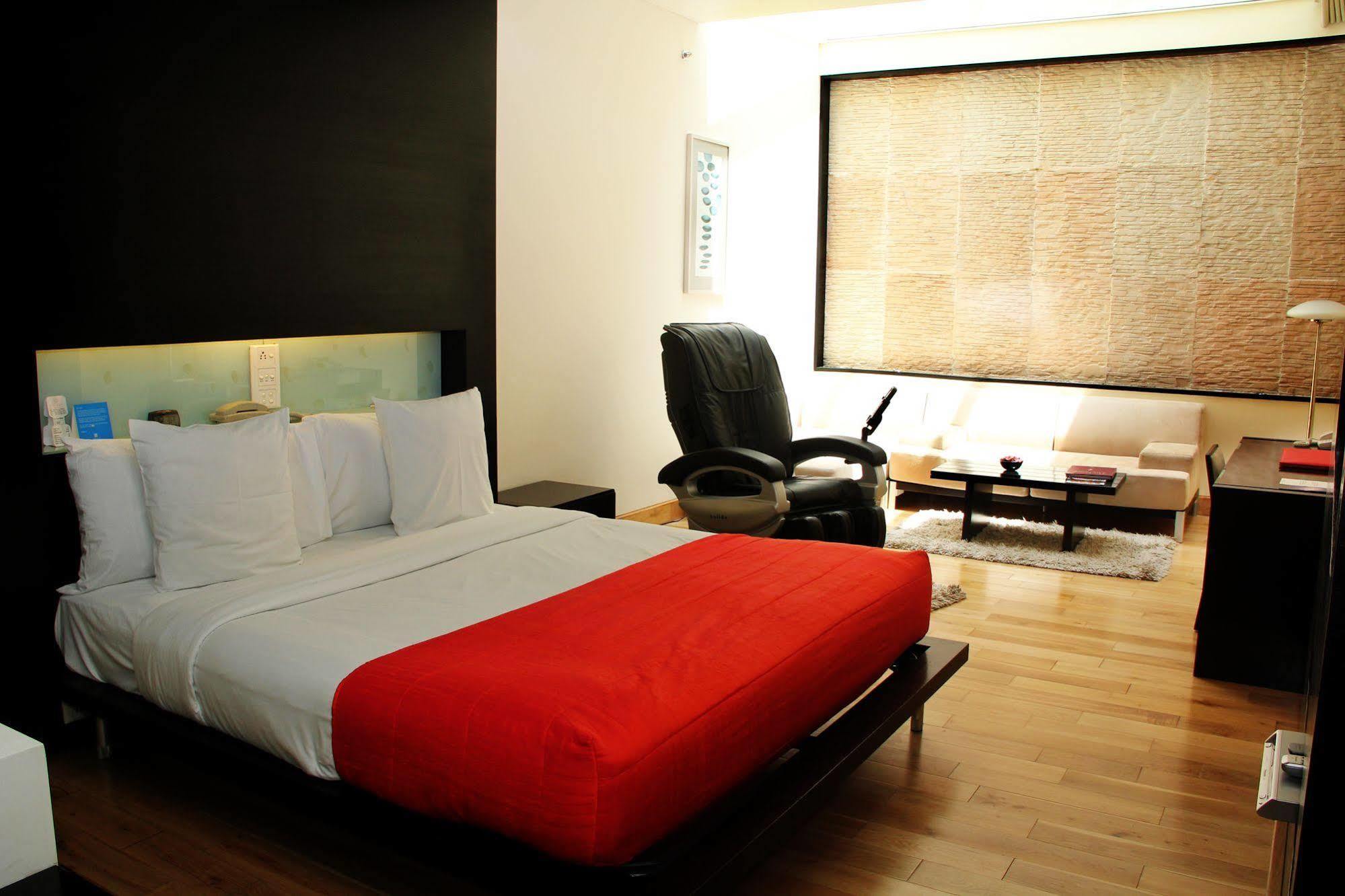 Galaxy Hotel & Spa Gurgaon Exterior foto
